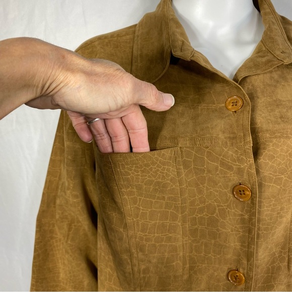 Venezia Women’s Microsuede with Snake Skin Print Vintage Button Down - Picture 3 of 6